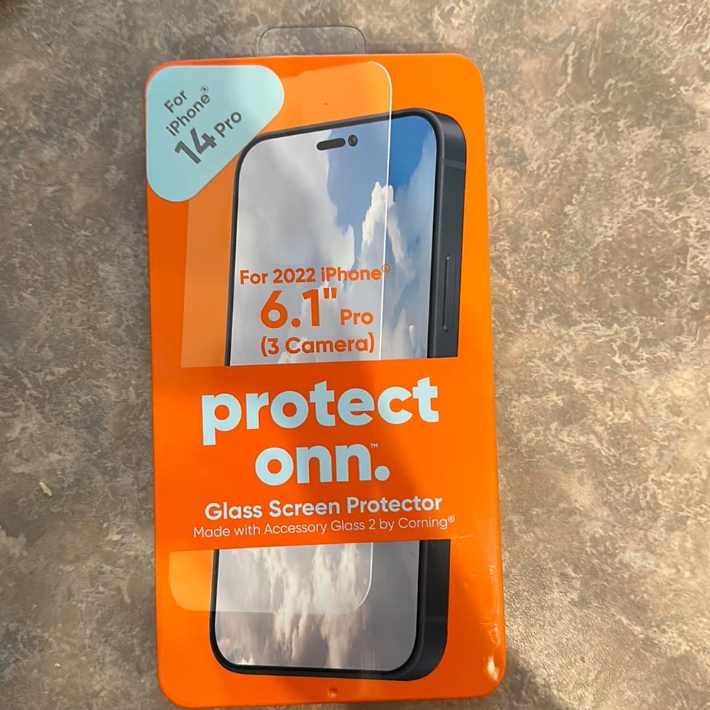onn. iPhone 14 Pro Corning Glass Screen Protector